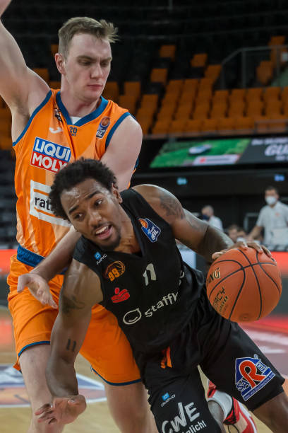 克莱：我们前场阵容联盟最佳 签了拉塞尔后卫线也极具深度