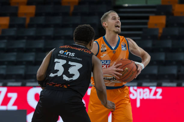 从场馆设施 从场馆设施