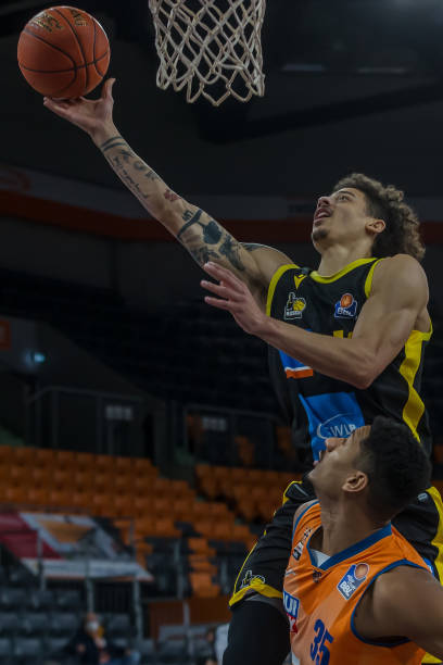 莫拉莱斯以 莫拉莱斯以